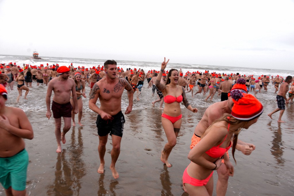 ../Images/Nieuwjaarsduik Nederzandt 2018 070.jpg